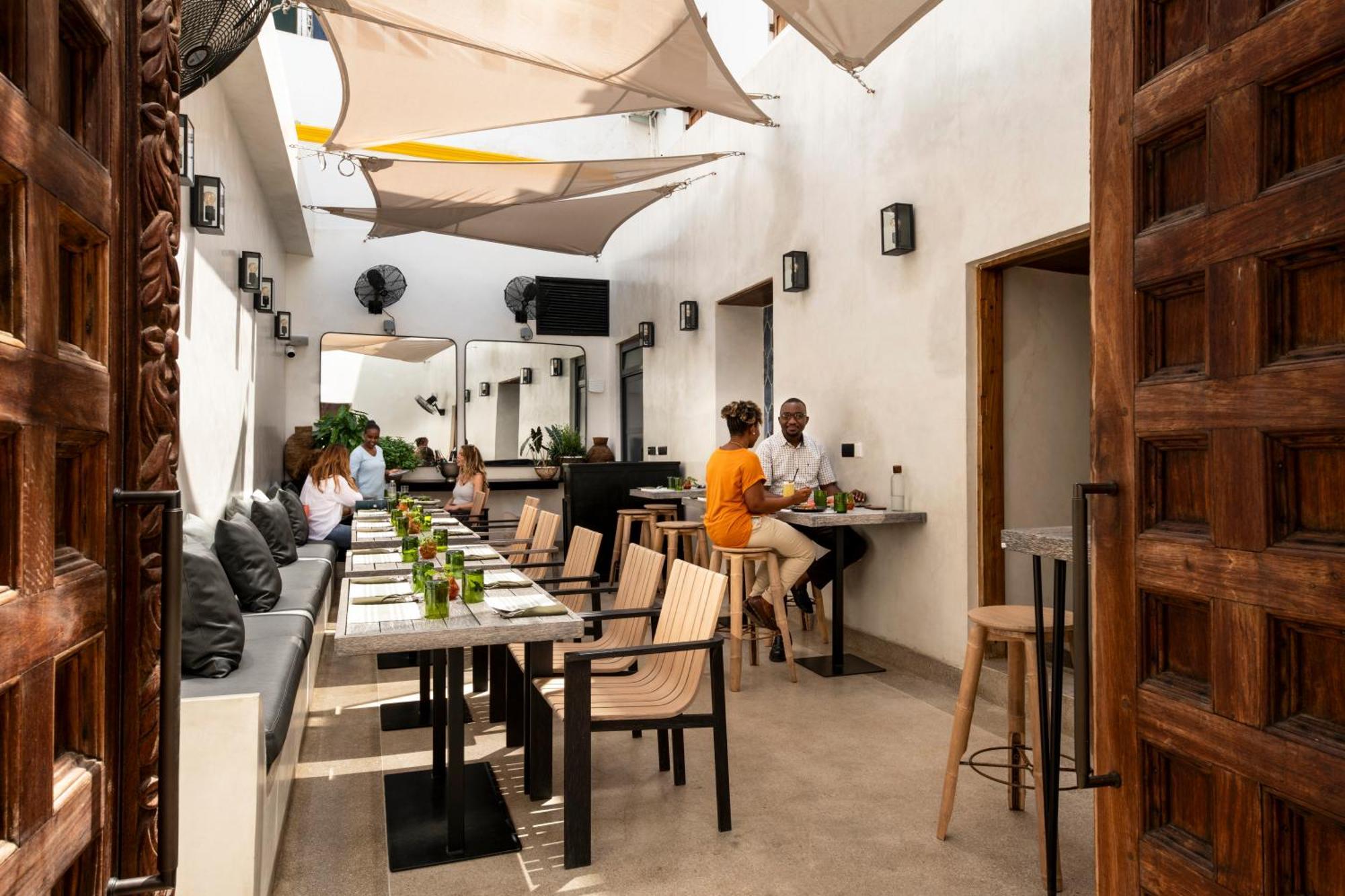 The Neela Boutique Hotel Stone Town Занзибар Экстерьер фото