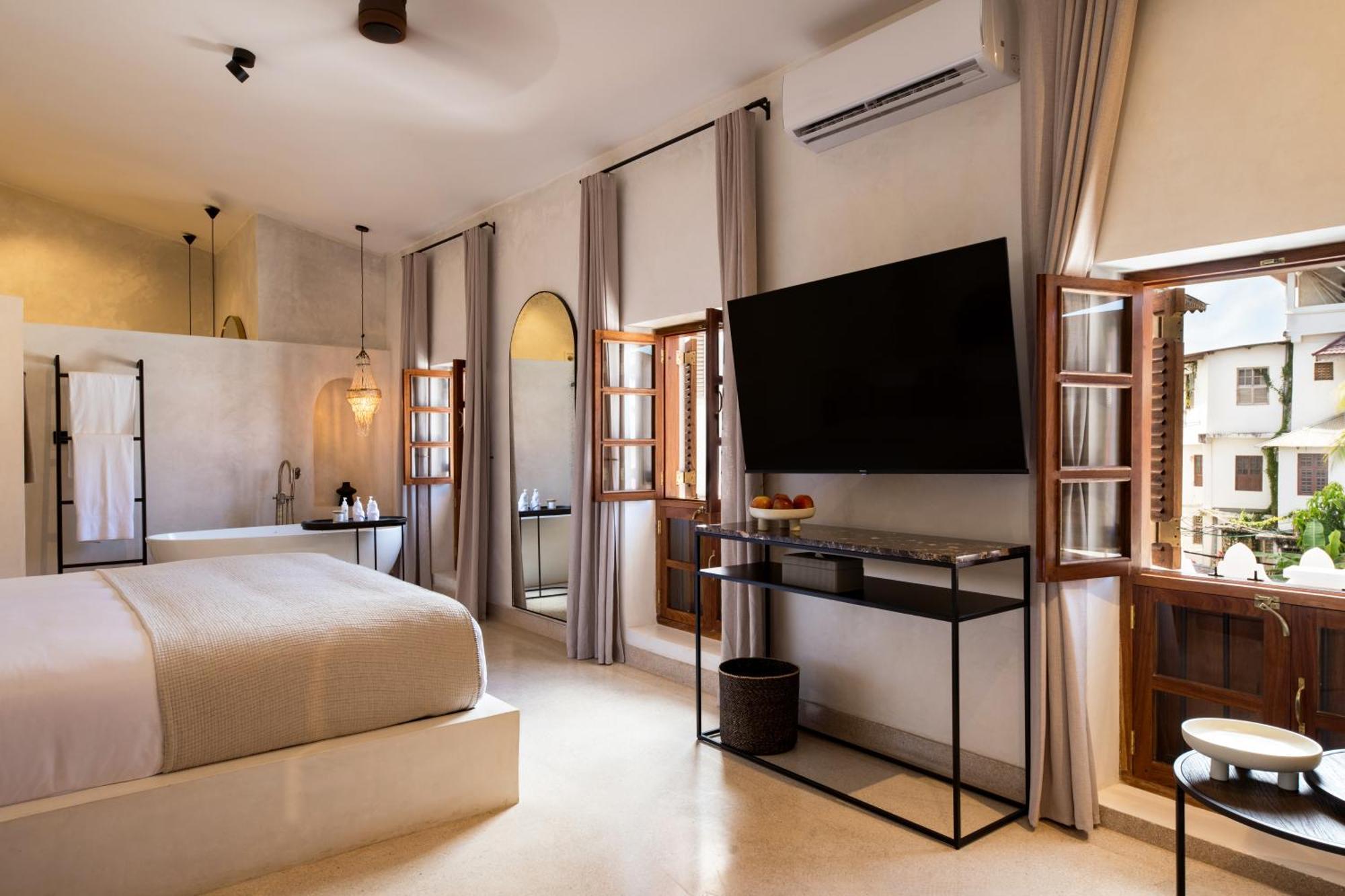 The Neela Boutique Hotel Stone Town Занзибар Экстерьер фото