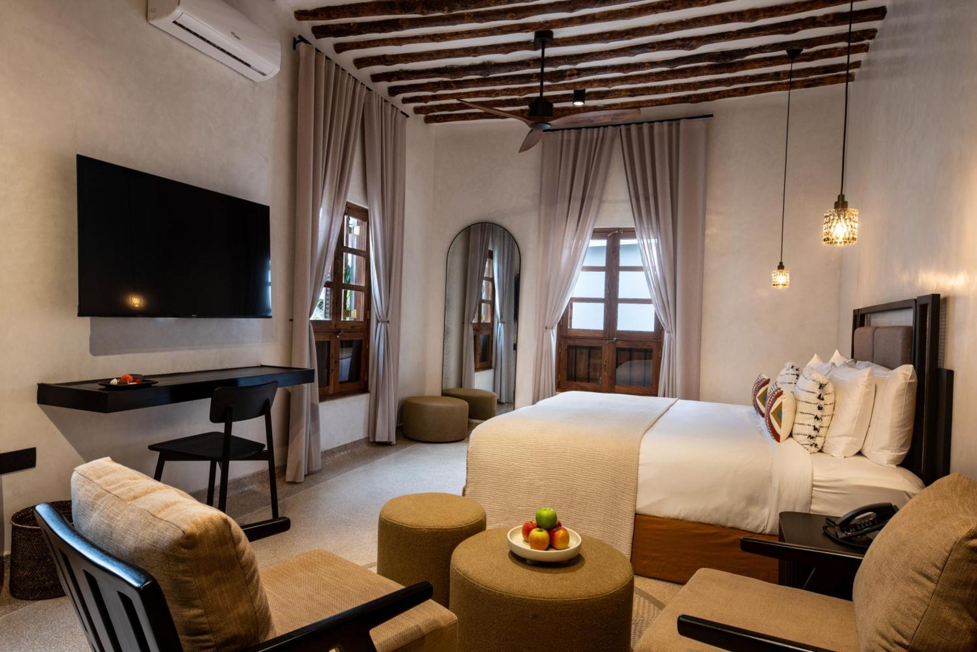 The Neela Boutique Hotel Stone Town Занзибар Экстерьер фото