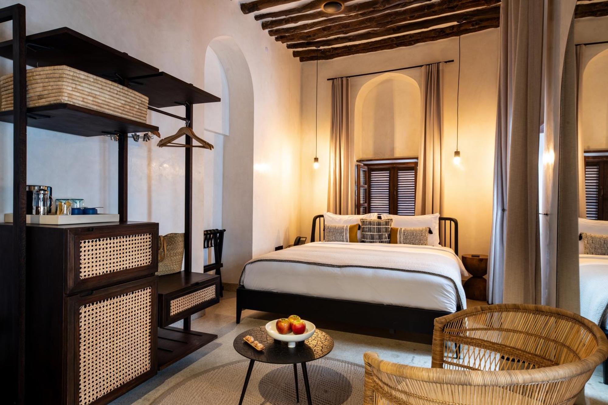 The Neela Boutique Hotel Stone Town Занзибар Номер фото