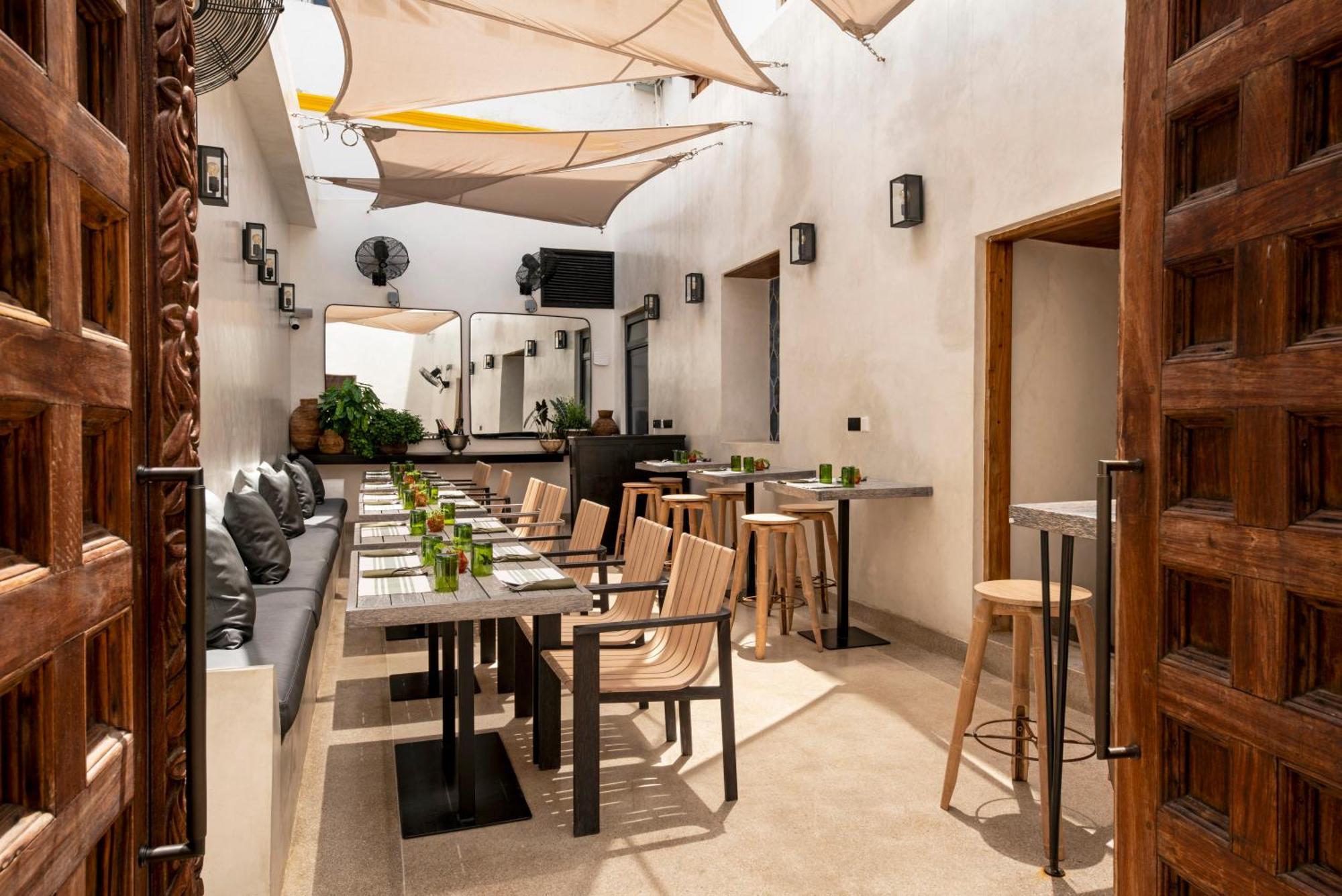 The Neela Boutique Hotel Stone Town Занзибар Экстерьер фото